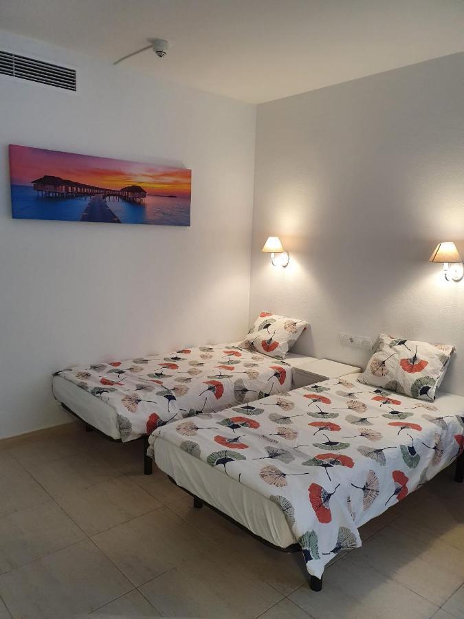 Apartment Pyr Фуeнхирола Екстериор снимка