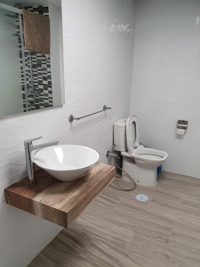 Apartment Pyr Фуeнхирола Екстериор снимка